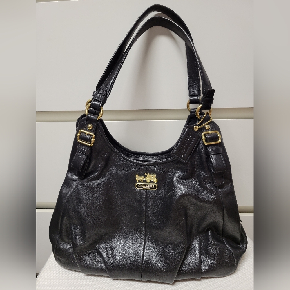 Vintage Coach Madison Maggie hobo shoulder bag in black leather